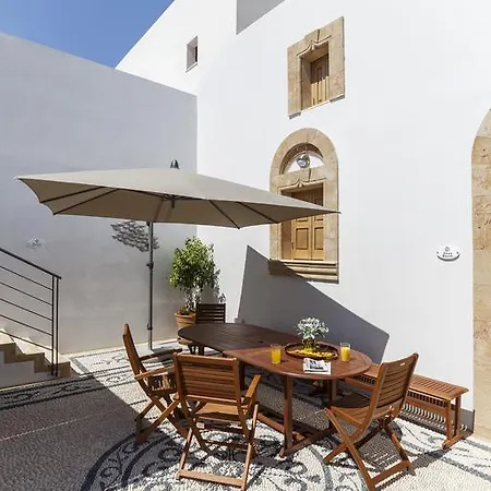 Aqua Luxury Villa